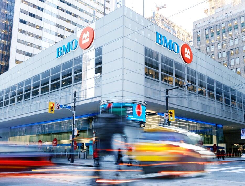 Une photo du siège social moderne et innovant de BMO Assurance